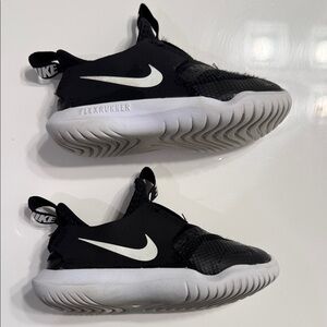 Nike Toddler Flex Runner 'Black' - size 7C